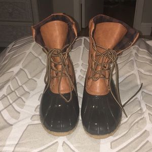 Duck boots sporto size 9